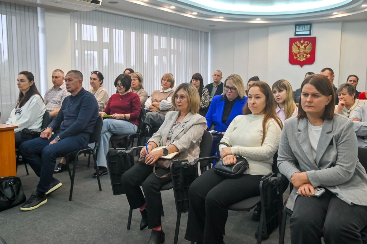 В Новокузнецке прошёл учебно-методический сбор руководителей ЕДДС Кузбасса В Новокузнецке прошёл учебно-методический сбор руководителей ЕДДС Кузбасса
