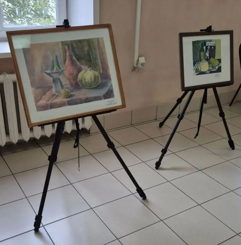 В поликлинике № 9 в рамках работы Центра здоровья Городской клинической больницы № 1 имени Г.П. Курбатова открылась камерная выставка «Искусство натюрморта» В поликлинике № 9 в рамках работы Центра здоровья Городской клинической больницы № 1 имени Г.П. Курбатова открылась камерная выставка «Искусство натюрморта»