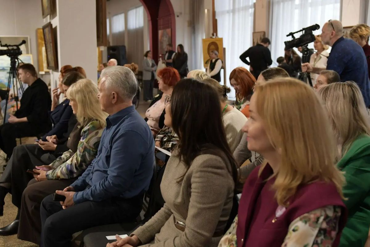 Сегодня Новокузнецкий художественный музей празднует 65-летний юбилей! Сегодня Новокузнецкий художественный музей празднует 65-летний юбилей!