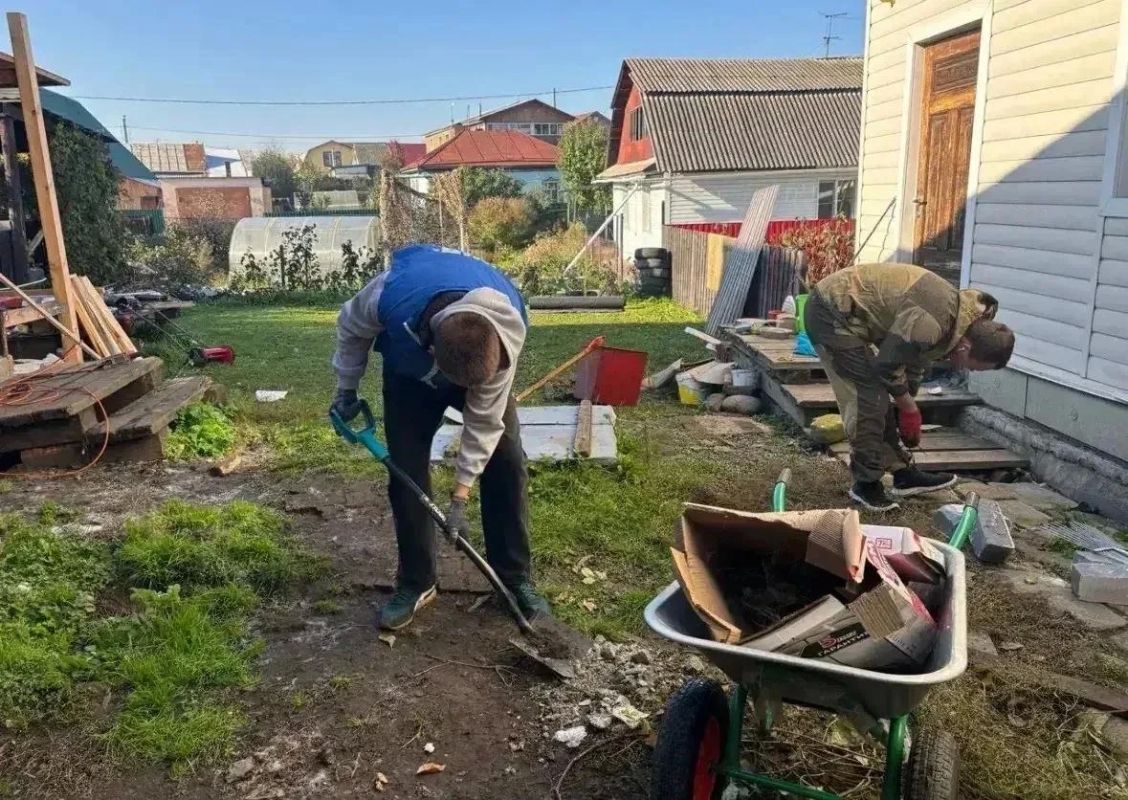 Областные и муниципальные депутаты проводят встречи с представителями волонтерских и общественных организаций, продолжают оказывать помощь нашим землякам, выполняющим задачи в зоне проведения специальной военной операции и... Областные и муниципальные депутаты проводят встречи с представителями волонтерских и общественных организаций, продолжают оказывать помощь нашим землякам, выполняющим задачи в зоне проведения специальной военной операции и...