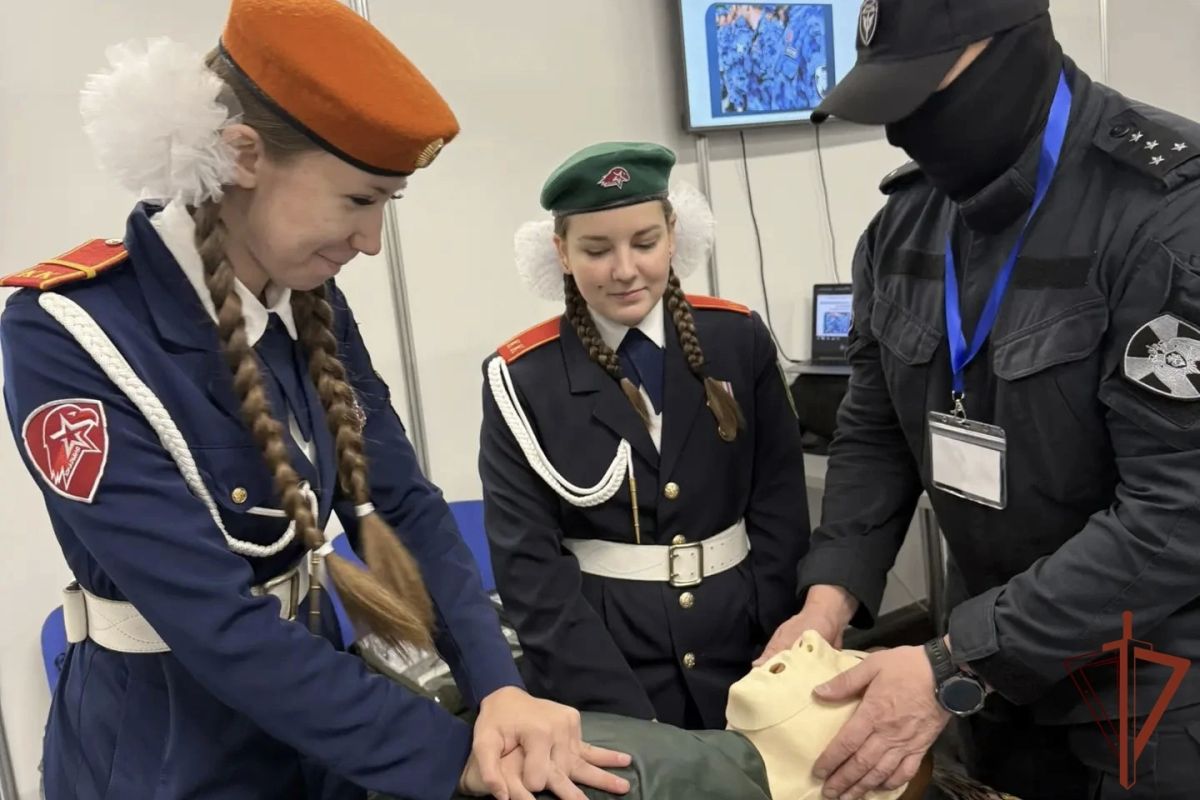 Спецназ Росгвардии познакомил гостей всероссийского конгресса коллекционеров с навыками тактической медицины в Кузбассе Спецназ Росгвардии познакомил гостей всероссийского конгресса коллекционеров с навыками тактической медицины в Кузбассе