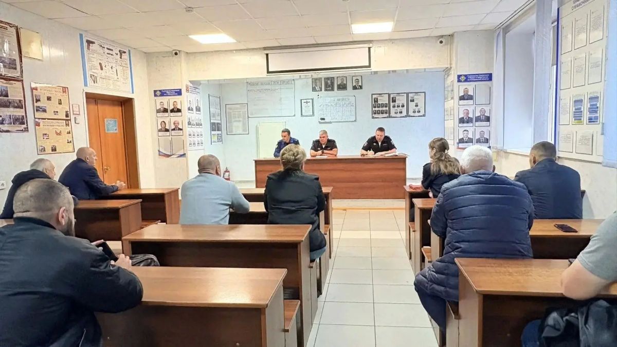 В Госавтоинспекции Новокузнецка состоялось совещание по вопросу готовности дорожно-коммунальных служб к зимнему периоду В Госавтоинспекции Новокузнецка состоялось совещание по вопросу готовности дорожно-коммунальных служб к зимнему периоду