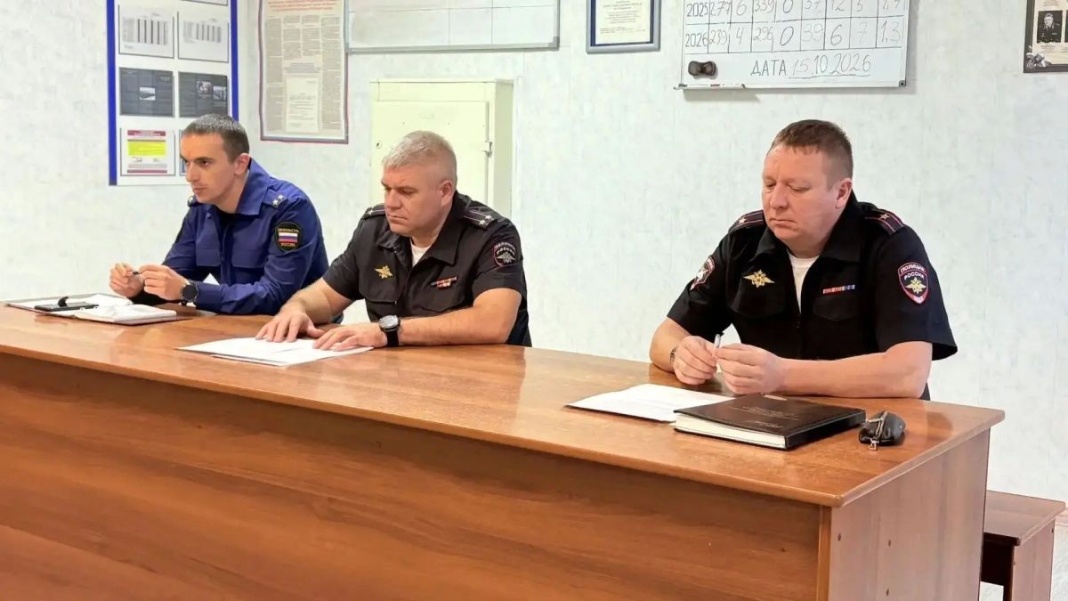 В Госавтоинспекции Новокузнецка состоялось совещание по вопросу готовности дорожно-коммунальных служб к зимнему периоду В Госавтоинспекции Новокузнецка состоялось совещание по вопросу готовности дорожно-коммунальных служб к зимнему периоду