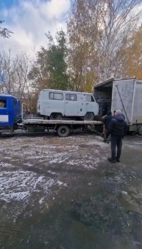 Областные и муниципальные депутаты продолжают работу с обращениями граждан, проводят встречи с представителями волонтерских объединений и общественных организаций, а также оказывают помощь нашим землякам, выполняющим задачи... Областные и муниципальные депутаты продолжают работу с обращениями граждан, проводят встречи с представителями волонтерских объединений и общественных организаций, а также оказывают помощь нашим землякам, выполняющим задачи...
