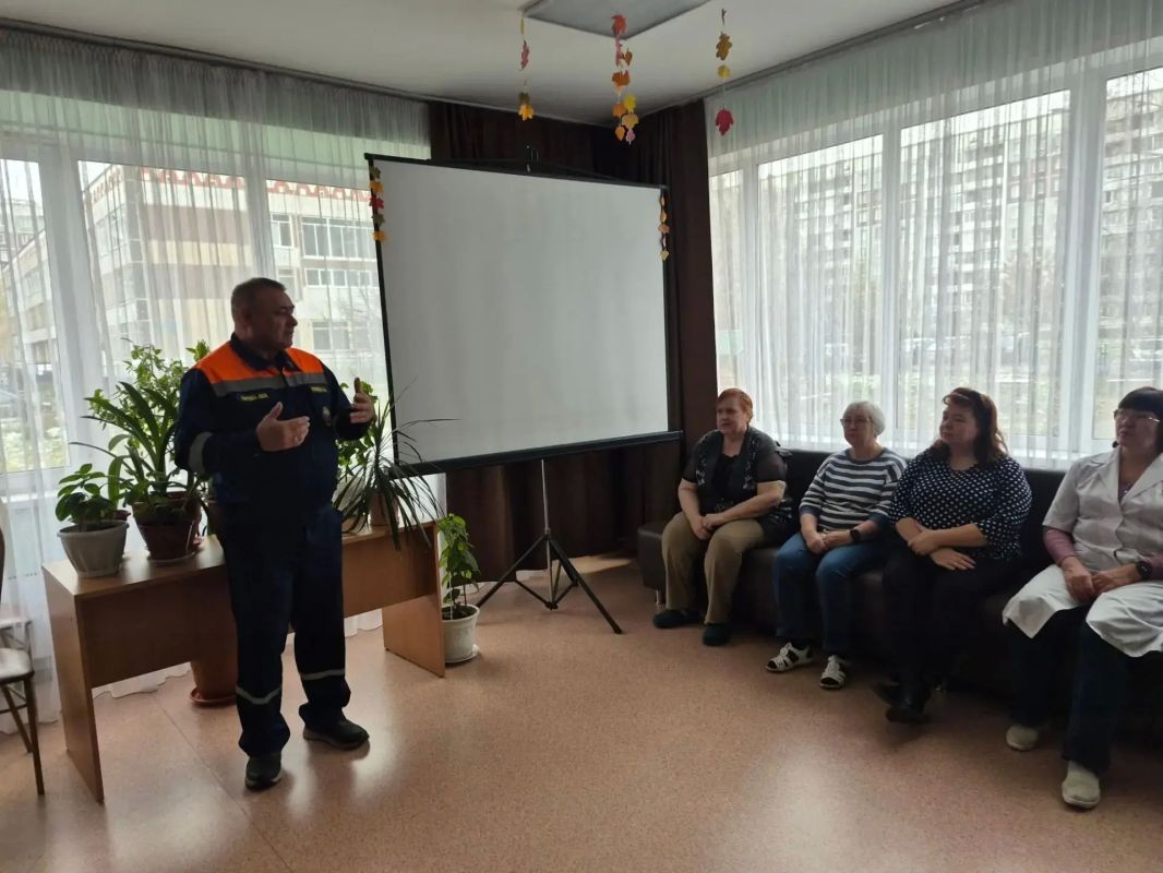 Безопасность — дело общее: в Новокузнецке продолжаются плановые занятия для неработающего населения Безопасность — дело общее: в Новокузнецке продолжаются плановые занятия для неработающего населения